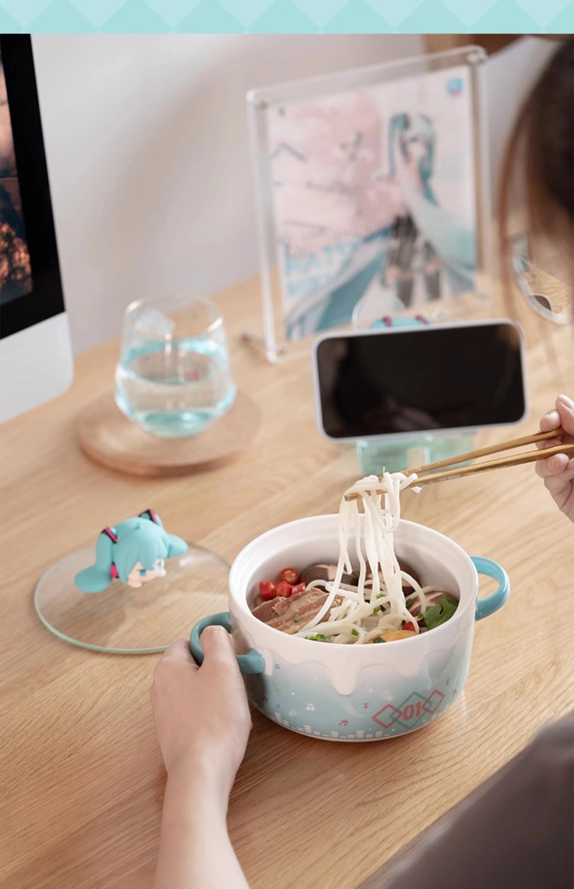 Hatsune Miku Tableware - The Pink Controller